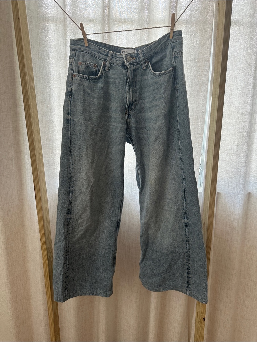 Zara Light Wash Wide-Leg Women's Jeans